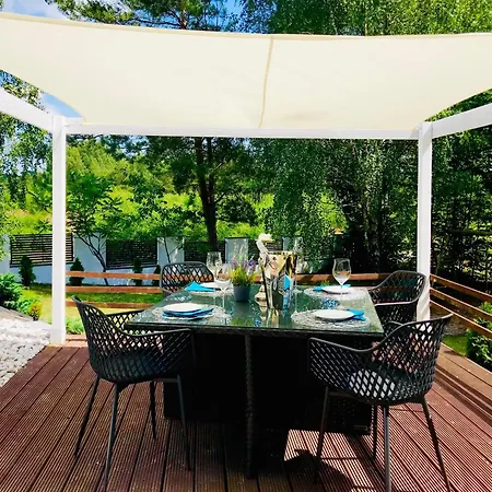 Vakantiehuis In Gmina Mit Grill, Terrasse Und Garten Człuchów