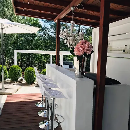 In Gmina Mit Grill, Terrasse Und Garten
